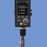 Dan Logitech's Overhead Stirrer With LCD Display, catalog number 6050P.DNEU, features a display with knob selection, made of stainless steel (SS) and ABS materials and has a stirring capacity of up to 60 liters